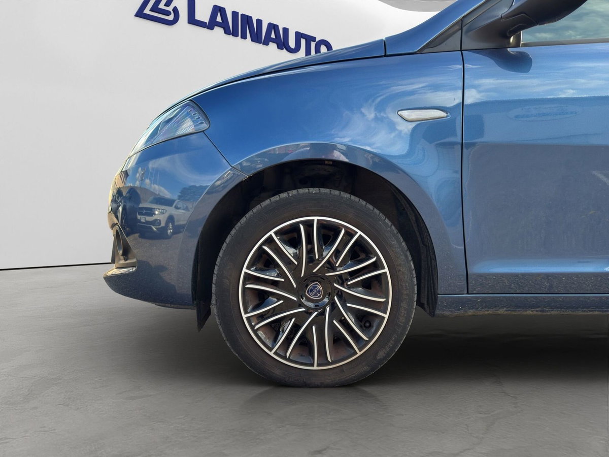 Lancia Ypsilon 1.0 FireFly 5 porte S&S Hybrid Gold Plus (9)