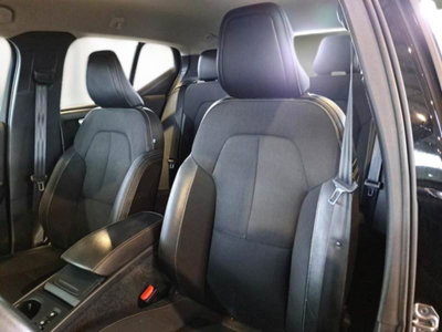 Volvo XC40 D3 Geartronic Business Plus (4)