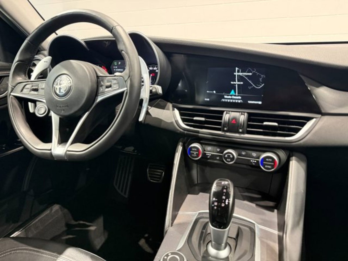 Alfa Romeo Giulia 2.2 Turbodiesel 210 CV AT8 AWD Q4 Veloce (13)
