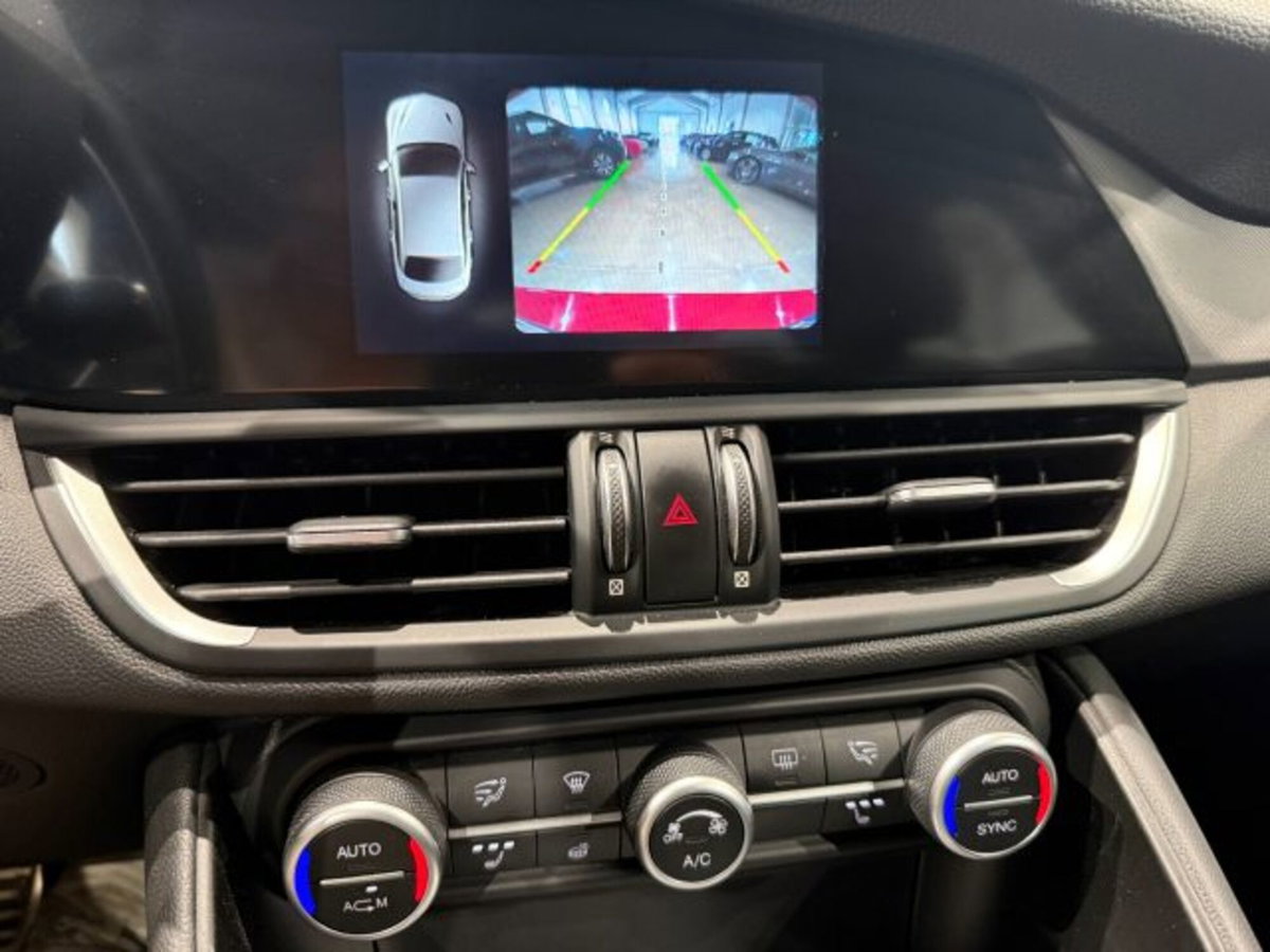 Alfa Romeo Giulia 2.2 Turbodiesel 210 CV AT8 AWD Q4 Veloce (14)
