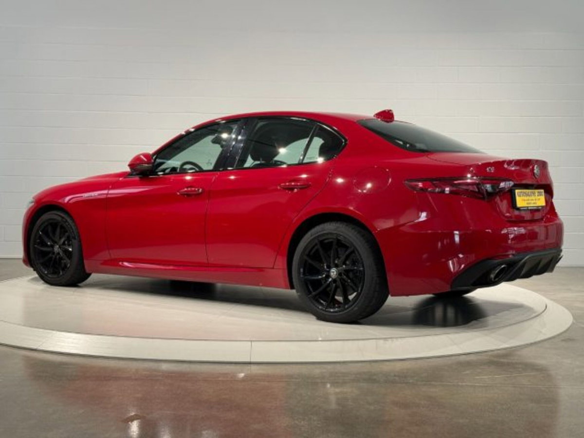 Alfa Romeo Giulia 2.2 Turbodiesel 210 CV AT8 AWD Q4 Veloce (3)