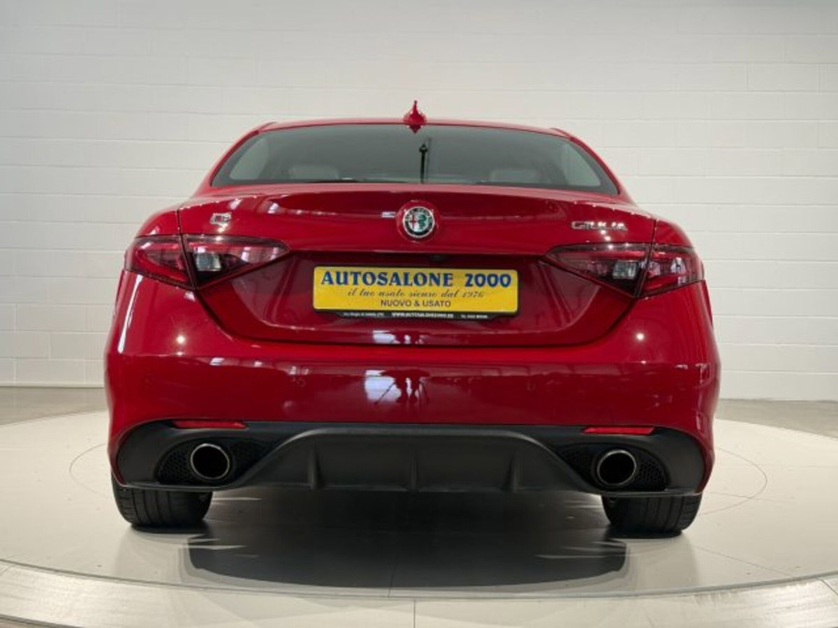 Alfa Romeo Giulia 2.2 Turbodiesel 210 CV AT8 AWD Q4 Veloce (4)