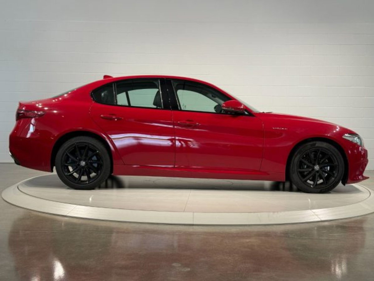 Alfa Romeo Giulia 2.2 Turbodiesel 210 CV AT8 AWD Q4 Veloce (6)