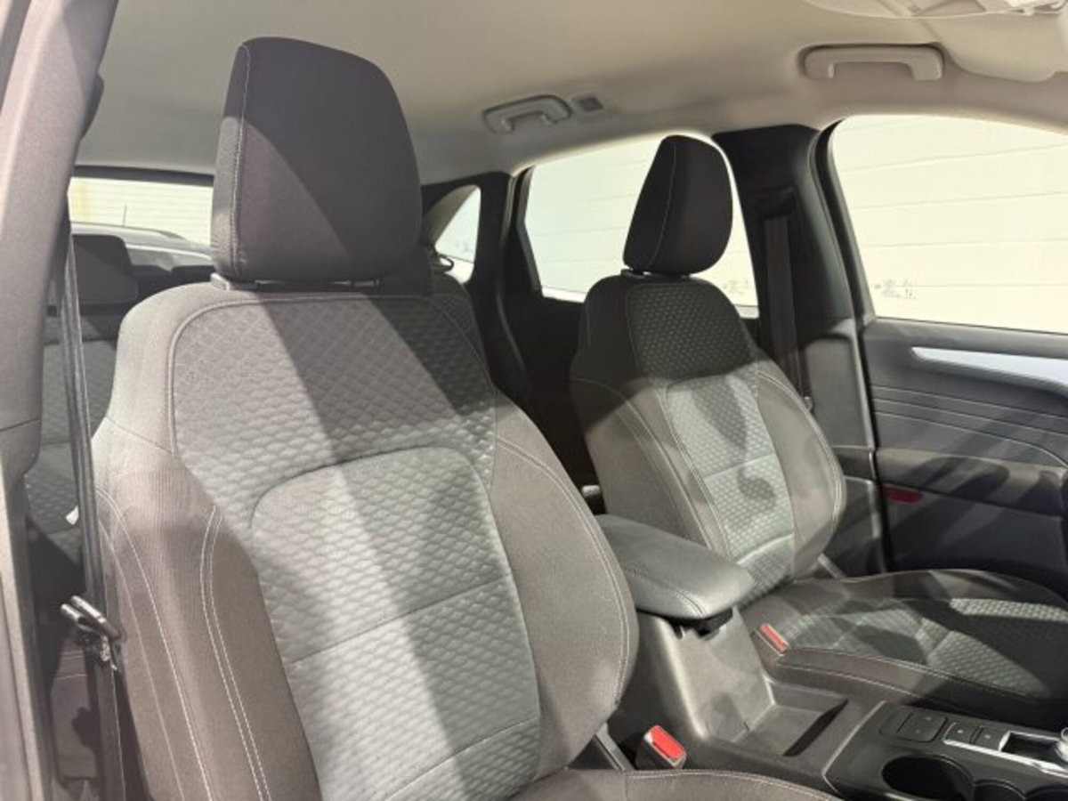 Ford Kuga 2.5 Full Hybrid 190 CV CVT 2WD ST-Line Design (12)