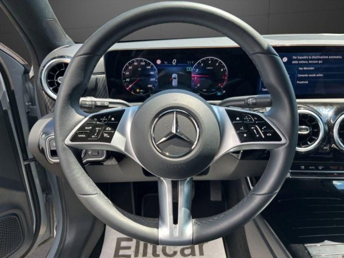 Mercedes-Benz Classe A Sedan 180 Progressive Advanced Plus auto (10)