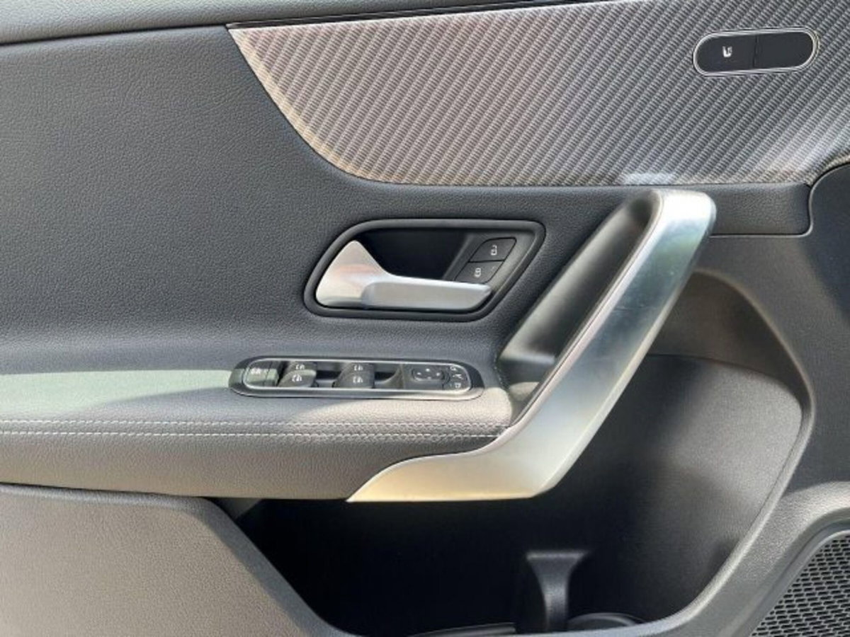 Mercedes-Benz Classe A Sedan 180 Progressive Advanced Plus auto (12)