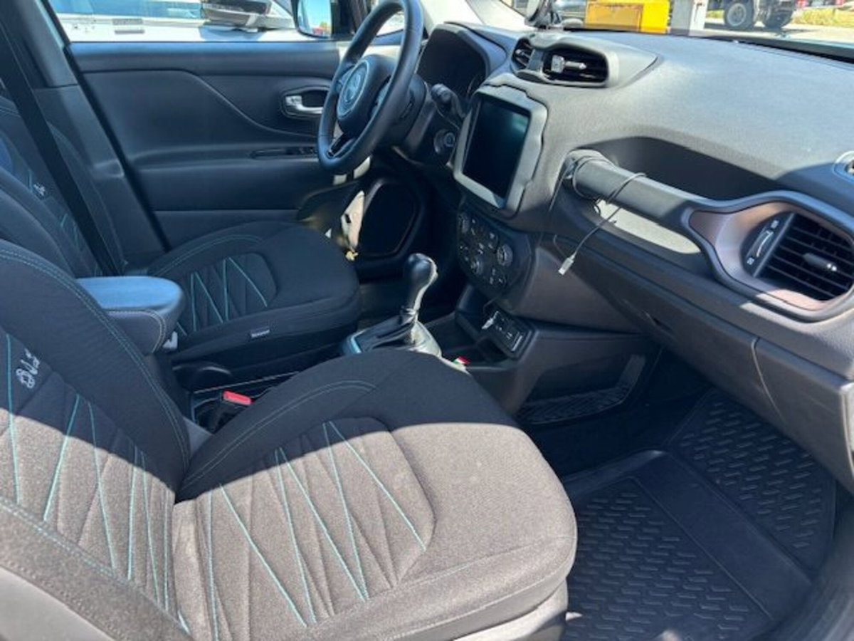 Jeep Renegade 1.5 Turbo T4 MHEV Upland (8)