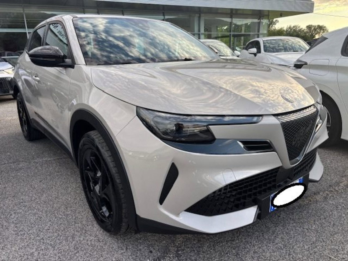 Alfa Romeo Junior 1.2 ibrida 145cv edct6 (2)