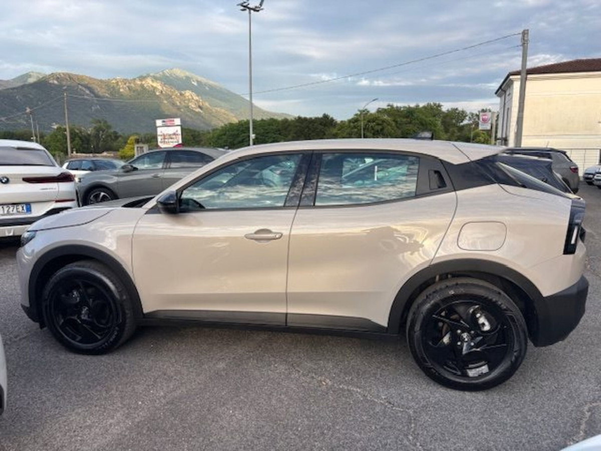 Alfa Romeo Junior 1.2 ibrida 145cv edct6 (3)