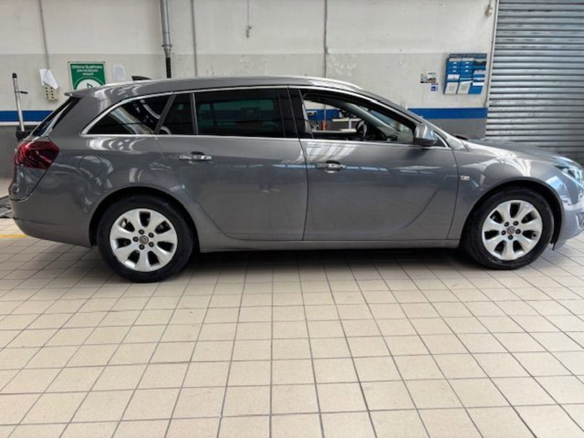 Opel Insignia Station Wagon CDTI 136CV Start&Stop Sports Cosmo (4)