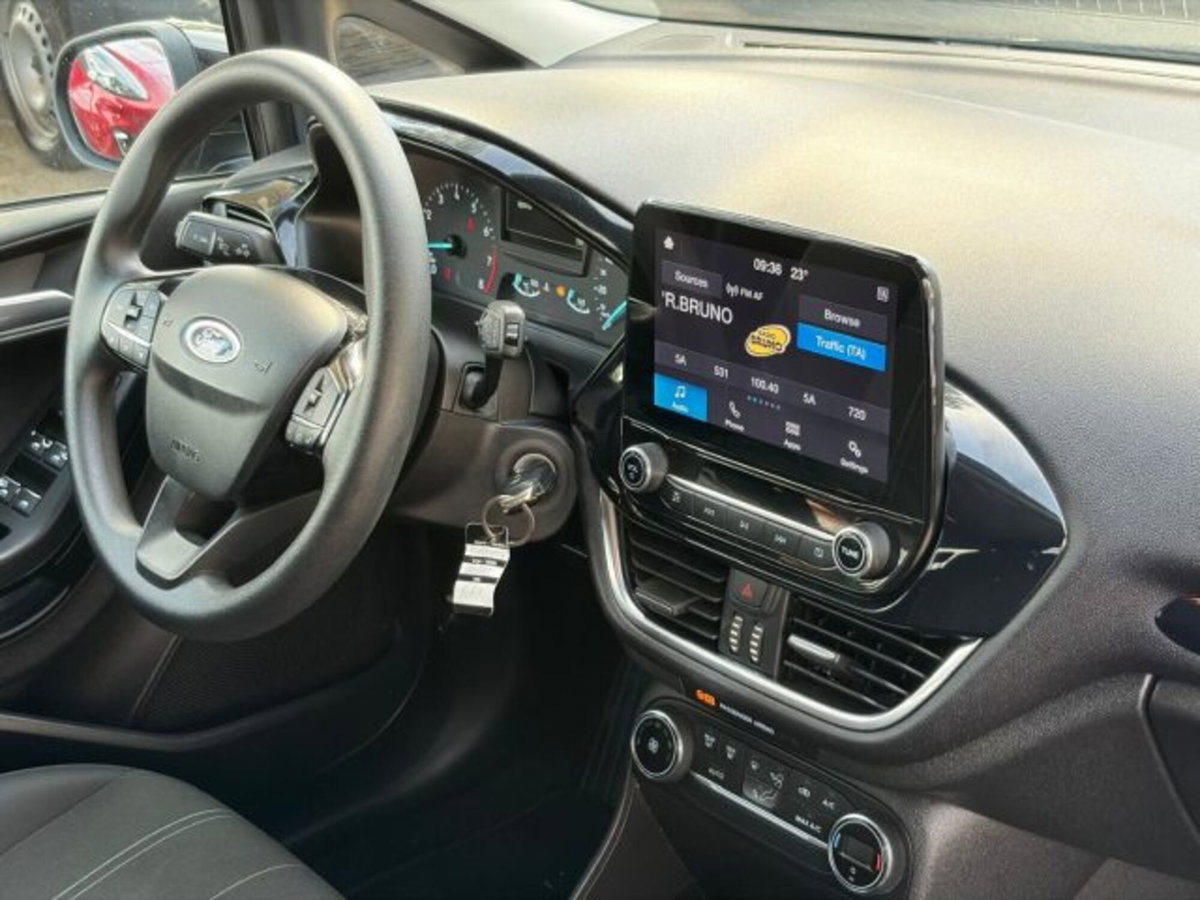 Ford Fiesta 1.1 85 CV 5 porte Titanium (13)