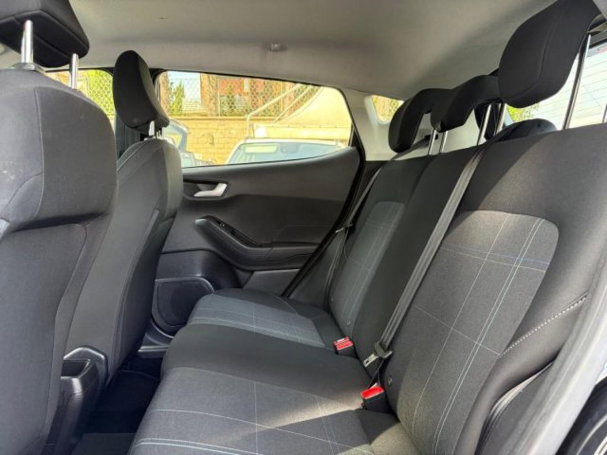 Ford Fiesta 1.1 85 CV 5 porte Titanium (16)