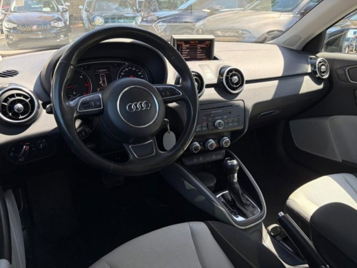 Audi A1 Sportback 1.6 TDI S tronic Ambition (12)