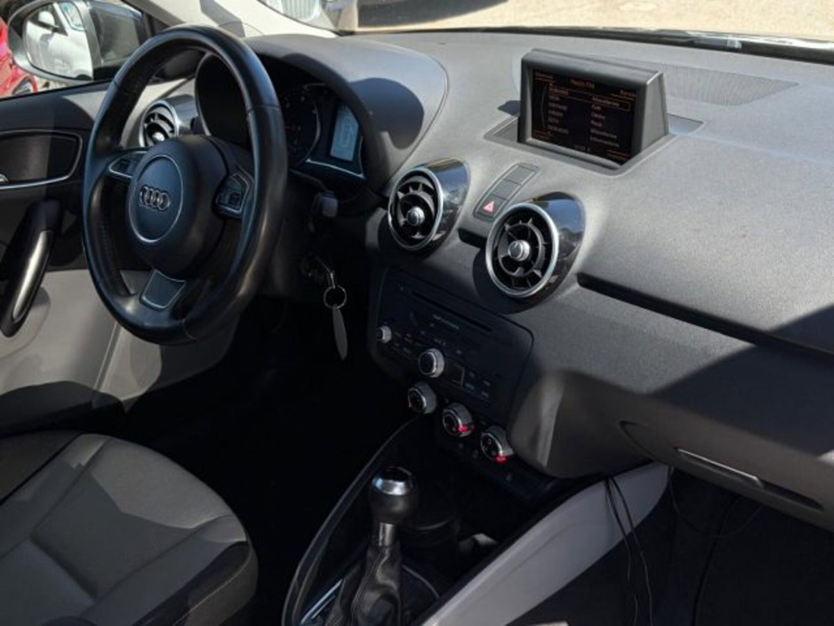 Audi A1 Sportback 1.6 TDI S tronic Ambition (15)