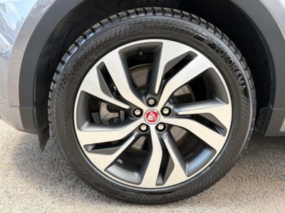 Jaguar E-Pace 2.0d i4 mhev R-Dynamic HSE awd 163cv auto (18)