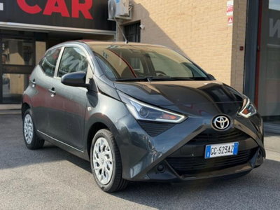 Toyota Aygo Connect 1.0 VVT-i 72 CV 5 porte x-play MMT usata