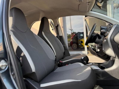 Toyota Aygo Connect 1.0 VVT-i 72 CV 5 porte x-play MMT (9)