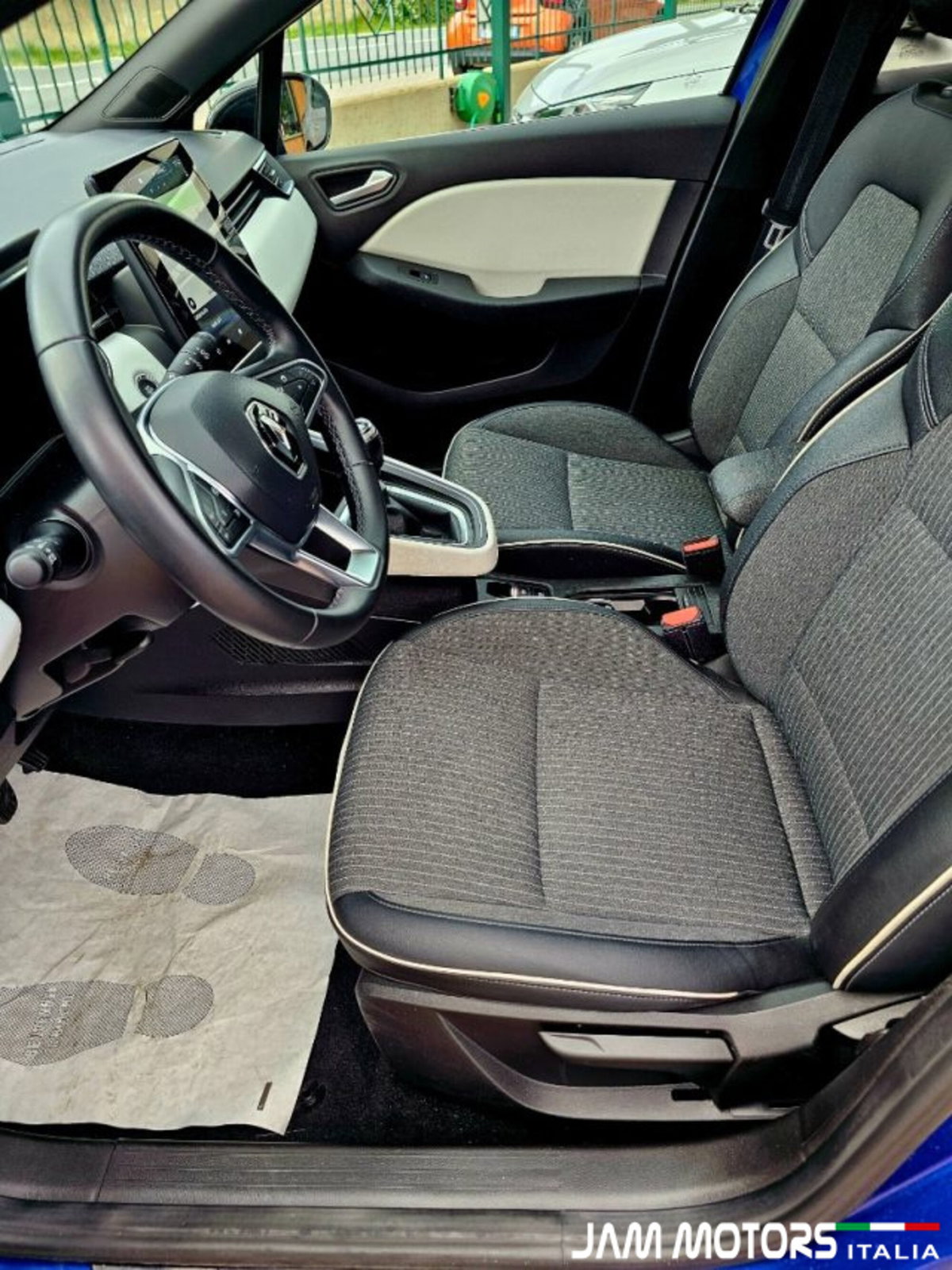 Renault Clio TCe 90 CV 5 porte Intens (8)