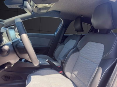 Renault Clio 1.0 tce Techno Gpl 100cv (9)