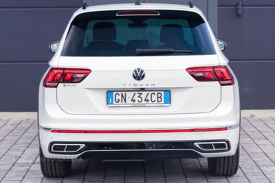 Volkswagen Tiguan 2.0 TDI 150 CV SCR DSG 4MOTION R-Line (17)