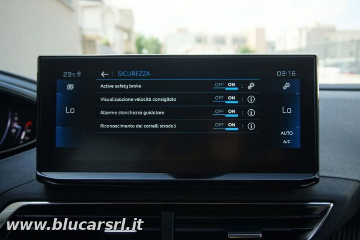 Peugeot 3008 BlueHDi 130 S&S EAT8 Allure Pack (18)