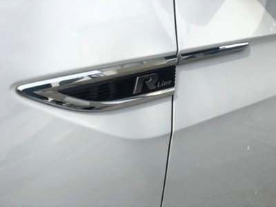 Volkswagen T-Cross 1.0 TSI 110 CV Sport (9)