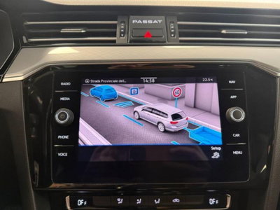 Volkswagen Passat Variant 1.6 TDI SCR DSG Business BMT (19)