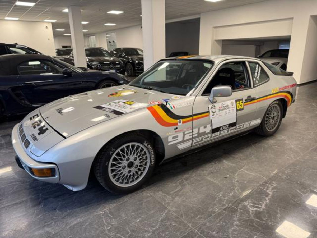 Porsche 944 Coupé Turbo cat (3)