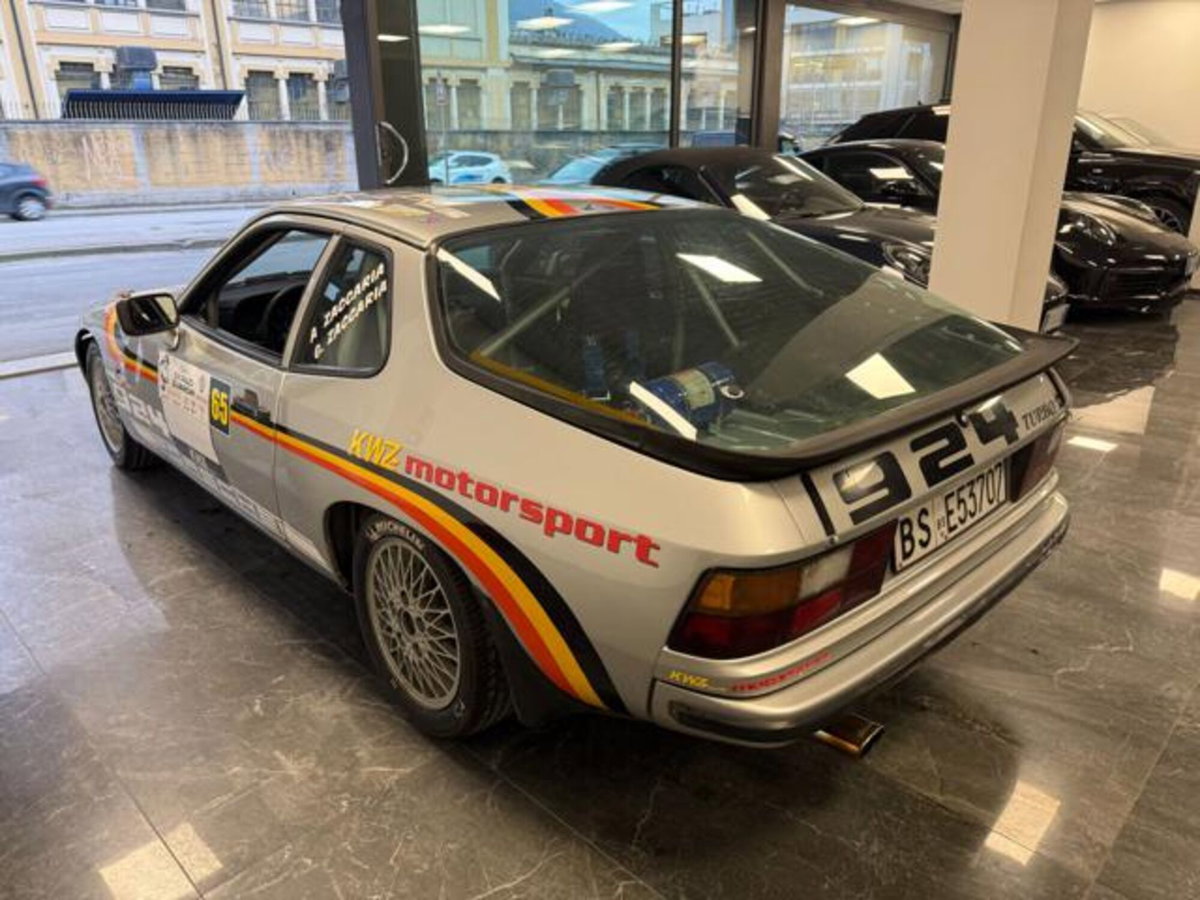 Porsche 944 Coupé Turbo cat (4)