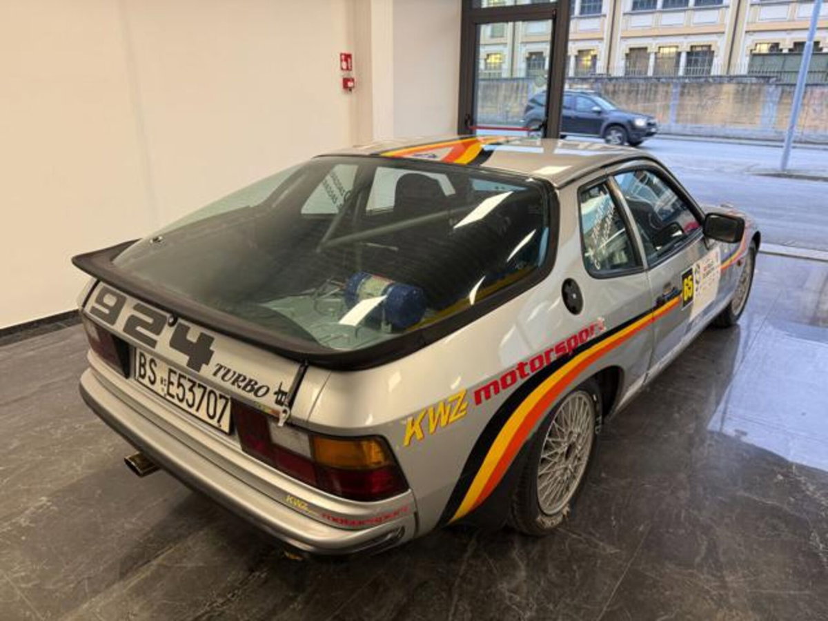 Porsche 944 Coupé Turbo cat (7)