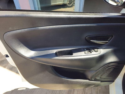 Lancia Ypsilon 1.3 MJT 16V 95 CV 5 porte S&S Platinum (17)