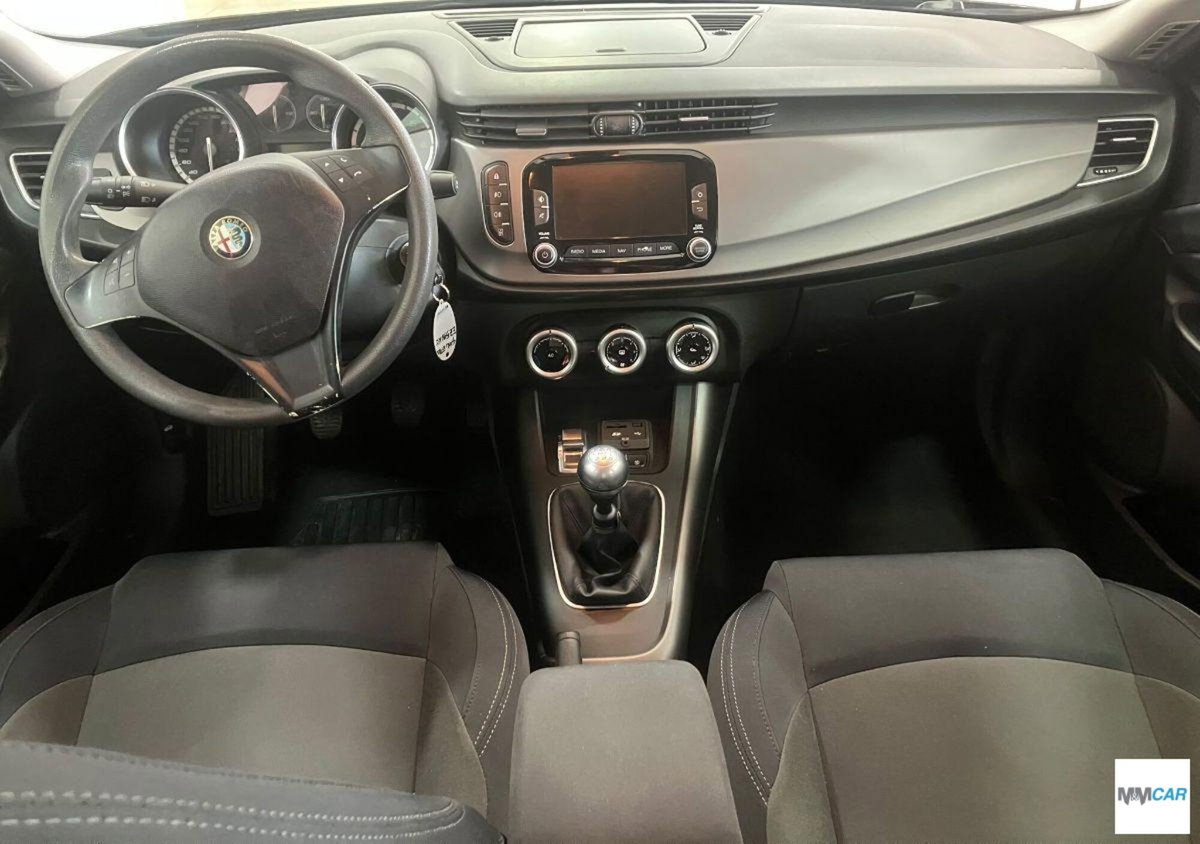 Alfa Romeo Giulietta 1.6 JTDm-2 Giulietta (7)