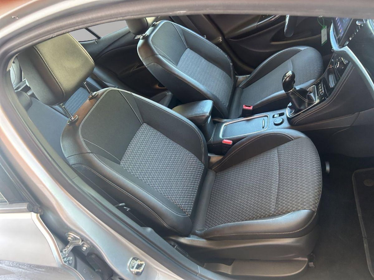 Opel Astra 1.6 CDTi 110CV Start&Stop 5 porte Innovation (18)
