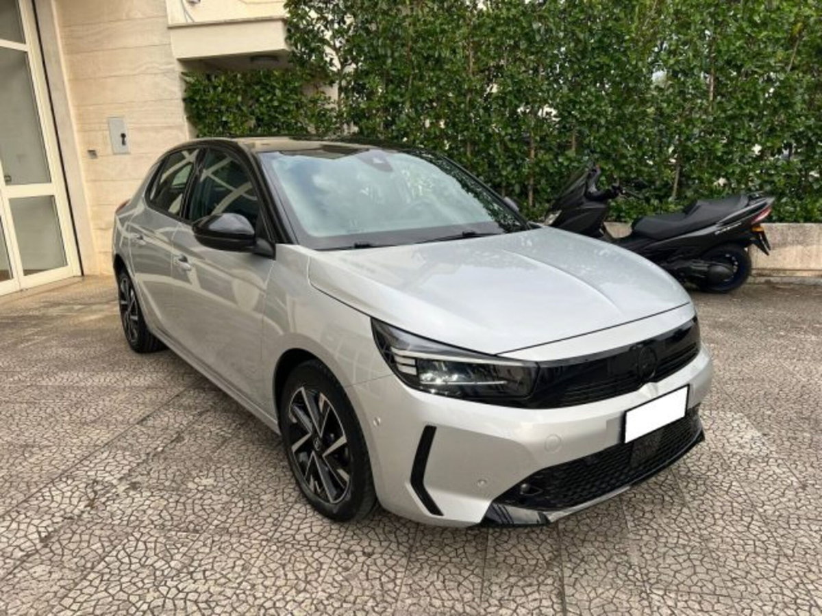 Opel Corsa 1.2 GS s&s 75cv (2)