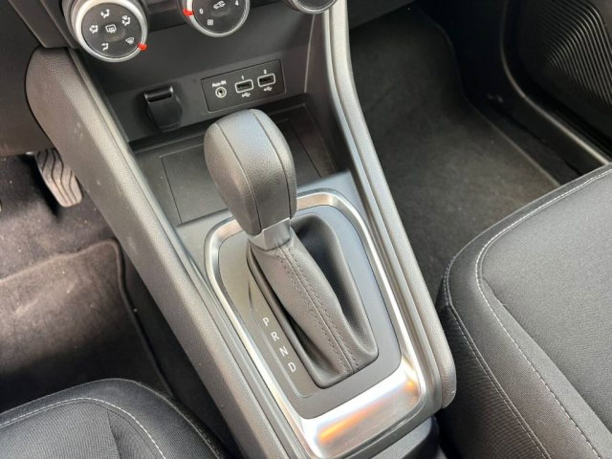 Renault Captur Blue dCi 115 CV EDC Business (19)