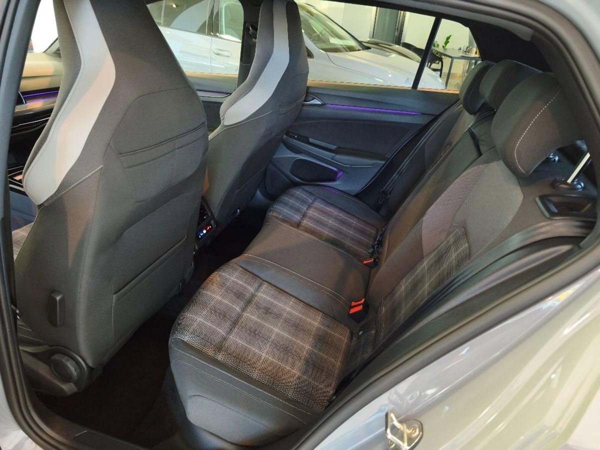 Volkswagen Golf 2.0 TDI GTD DSG (11)