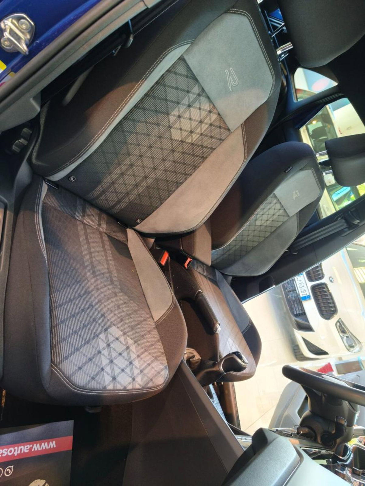 Volkswagen Taigo 1.0 TSI 110 CV R-Line (17)