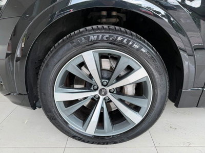 Audi Q8 Q8 55 TFSI e quattro tiptronic (10)