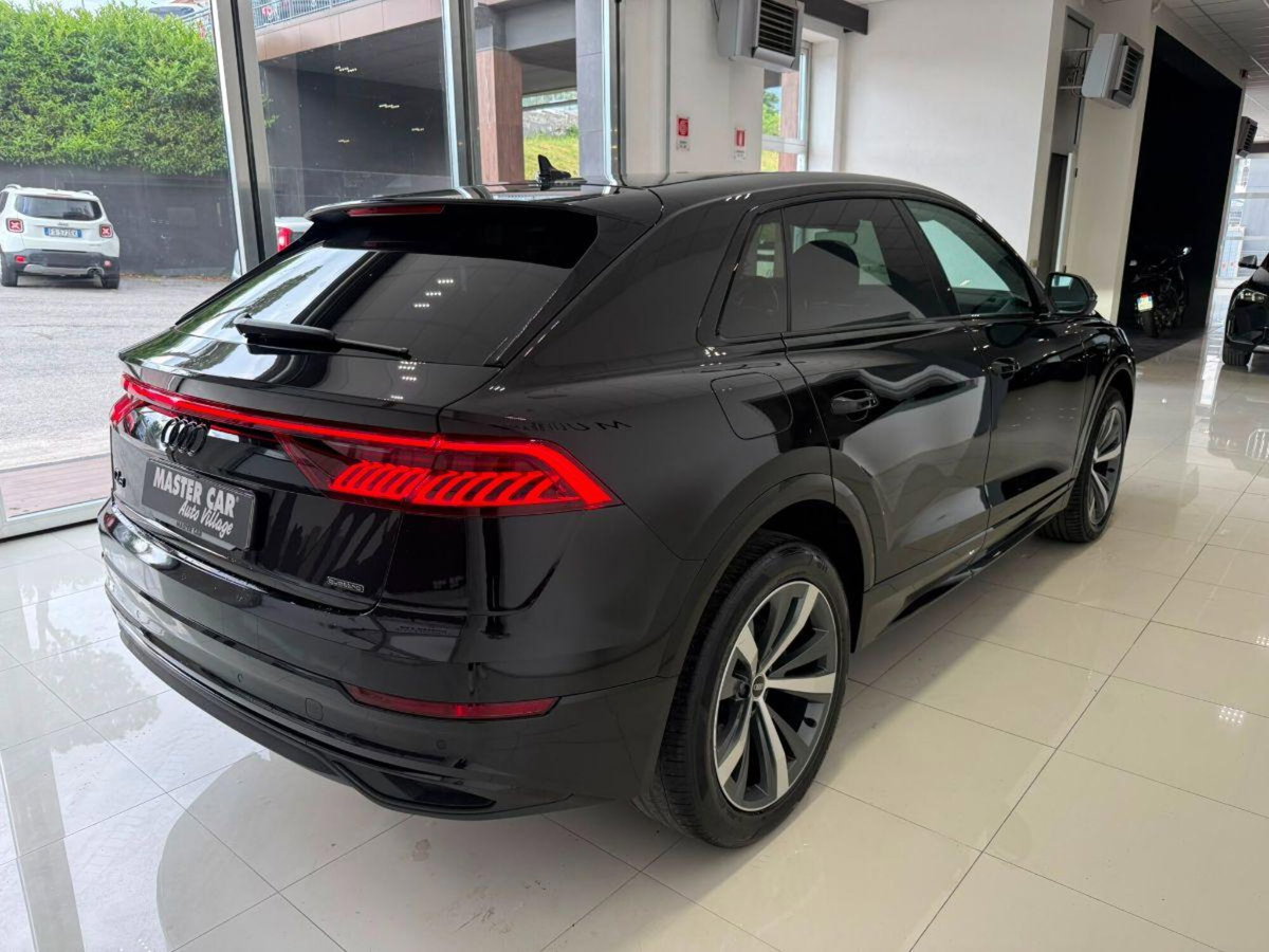 Audi Q8 Q8 55 TFSI e quattro tiptronic (4)