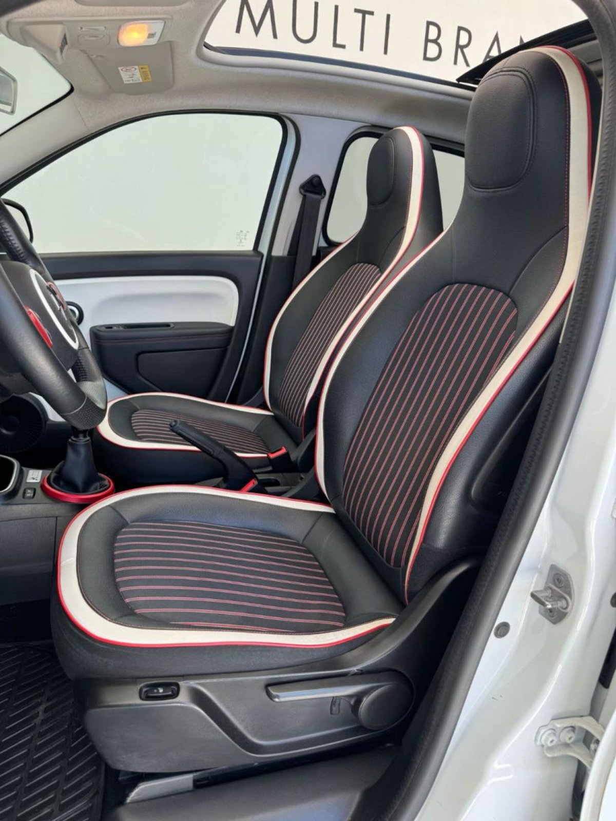 Renault Twingo SCe Life (11)