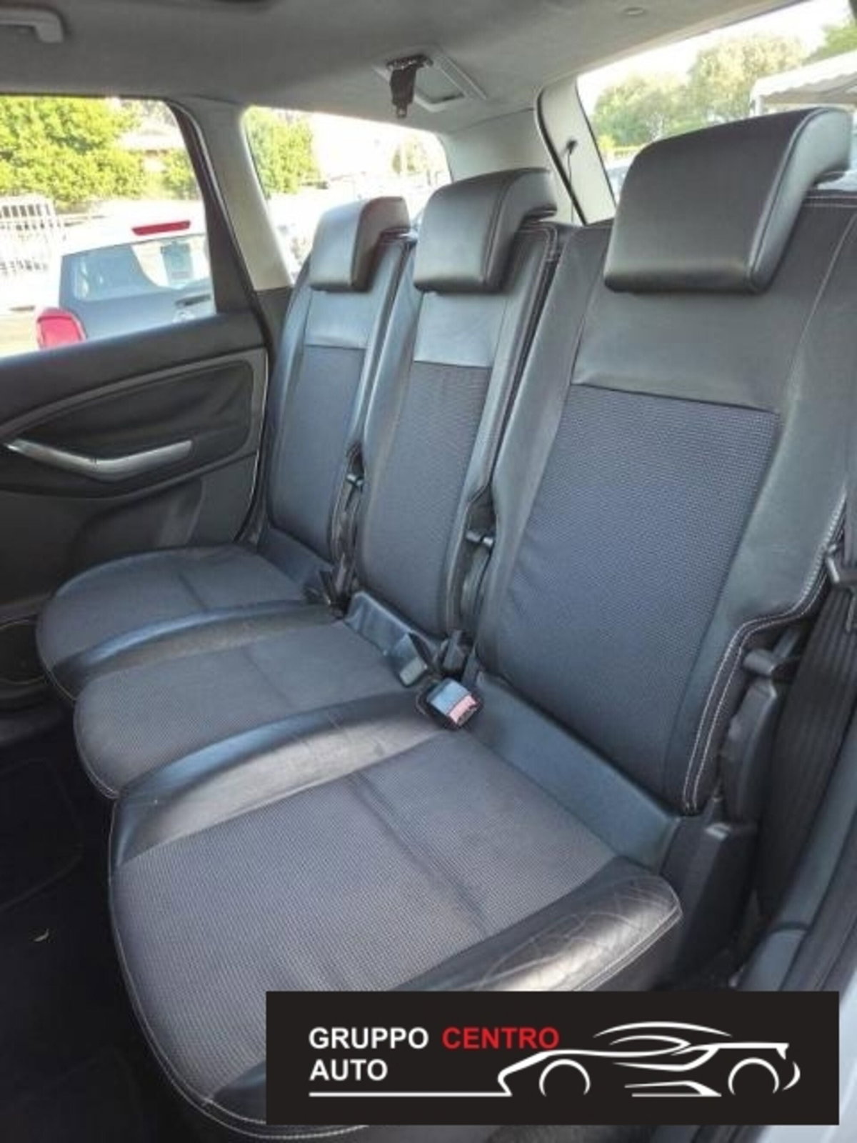 Ford C-Max 1.6 TDCi 90 CV Titanium (17)