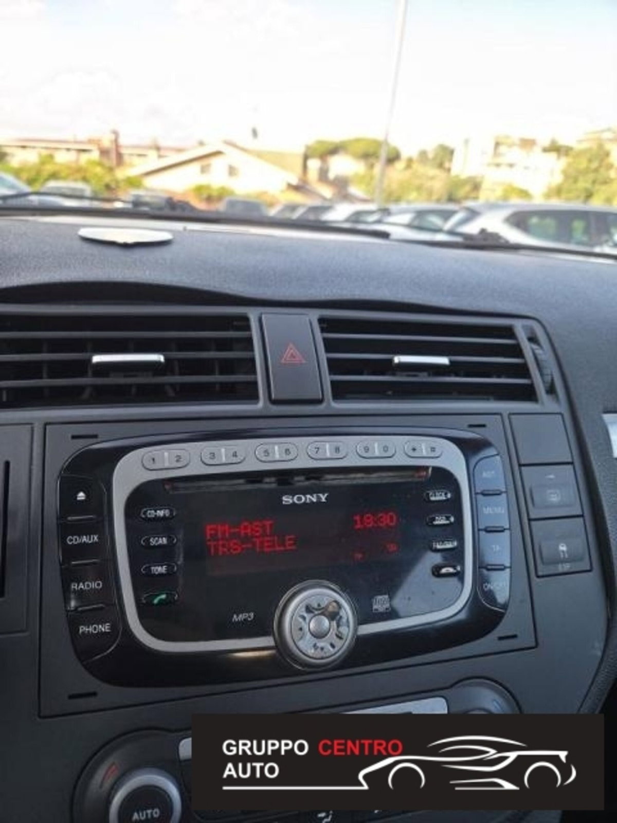 Ford C-Max 1.6 TDCi 90 CV Titanium (9)