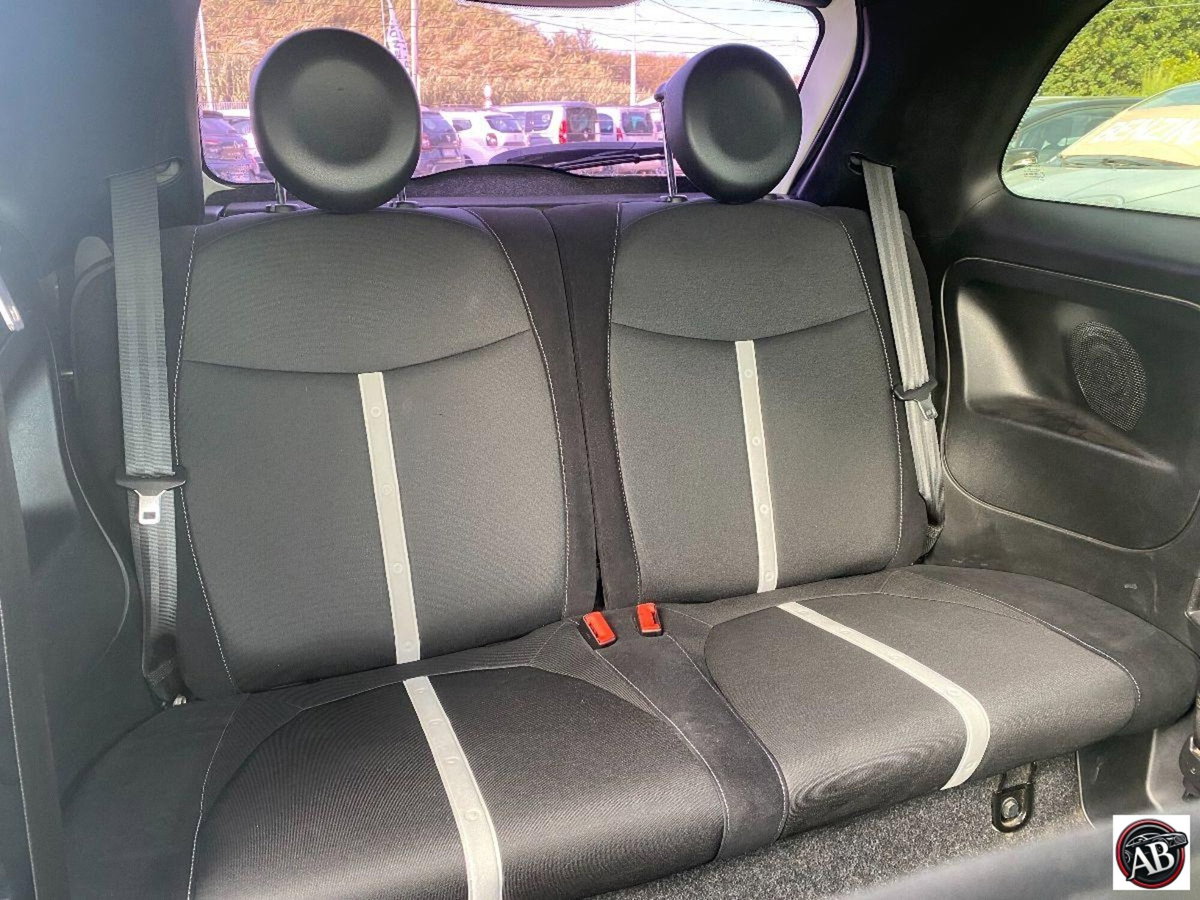 Abarth 500 1.4 Turbo T-Jet Custom (17)