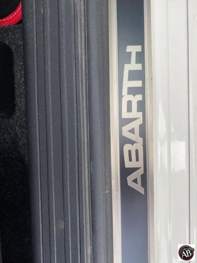 Abarth 500 1.4 Turbo T-Jet Custom (18)