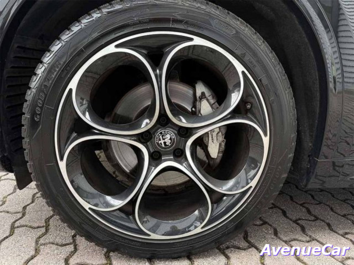 Alfa Romeo Stelvio 2.2 t Veloce Q4 210cv auto (12)