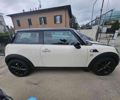 MINI Mini 1.6 16V Cooper (4)