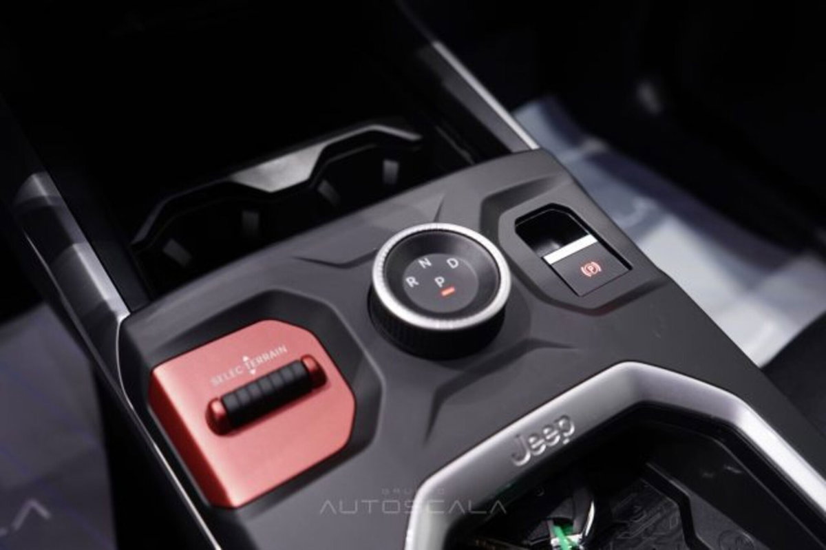 Jeep Compass 1.2 turbo e-hybrid mhev First Edition fwd 145cv edct6 (16)