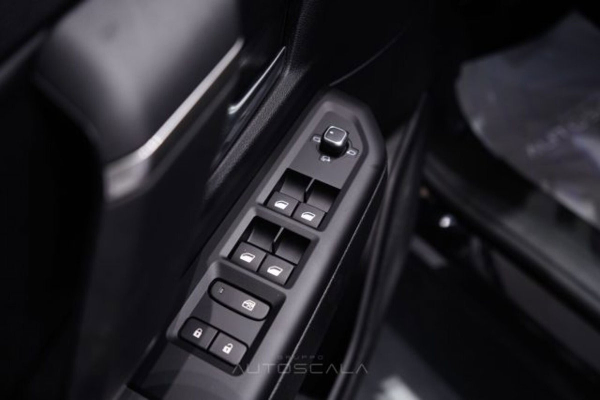 Jeep Compass 1.2 turbo e-hybrid mhev First Edition fwd 145cv edct6 (8)
