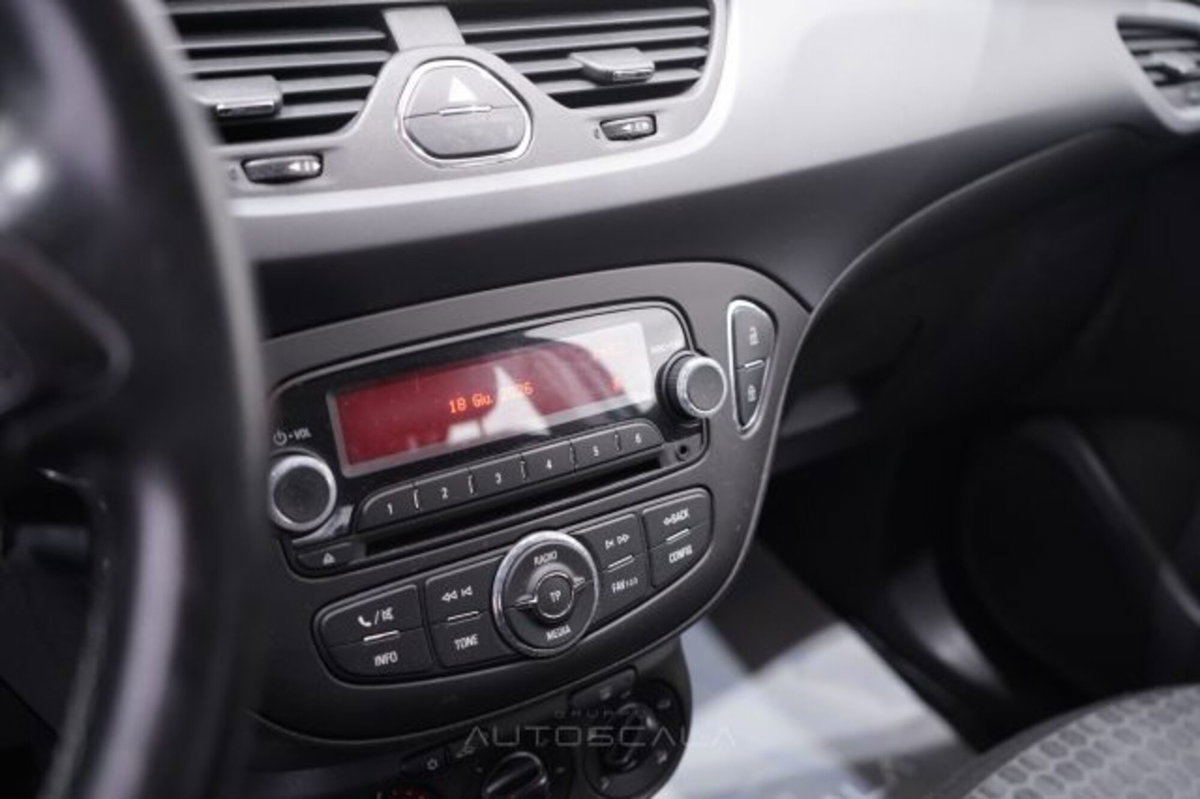 Opel Corsa 1.2 5 porte n-Joy (15)
