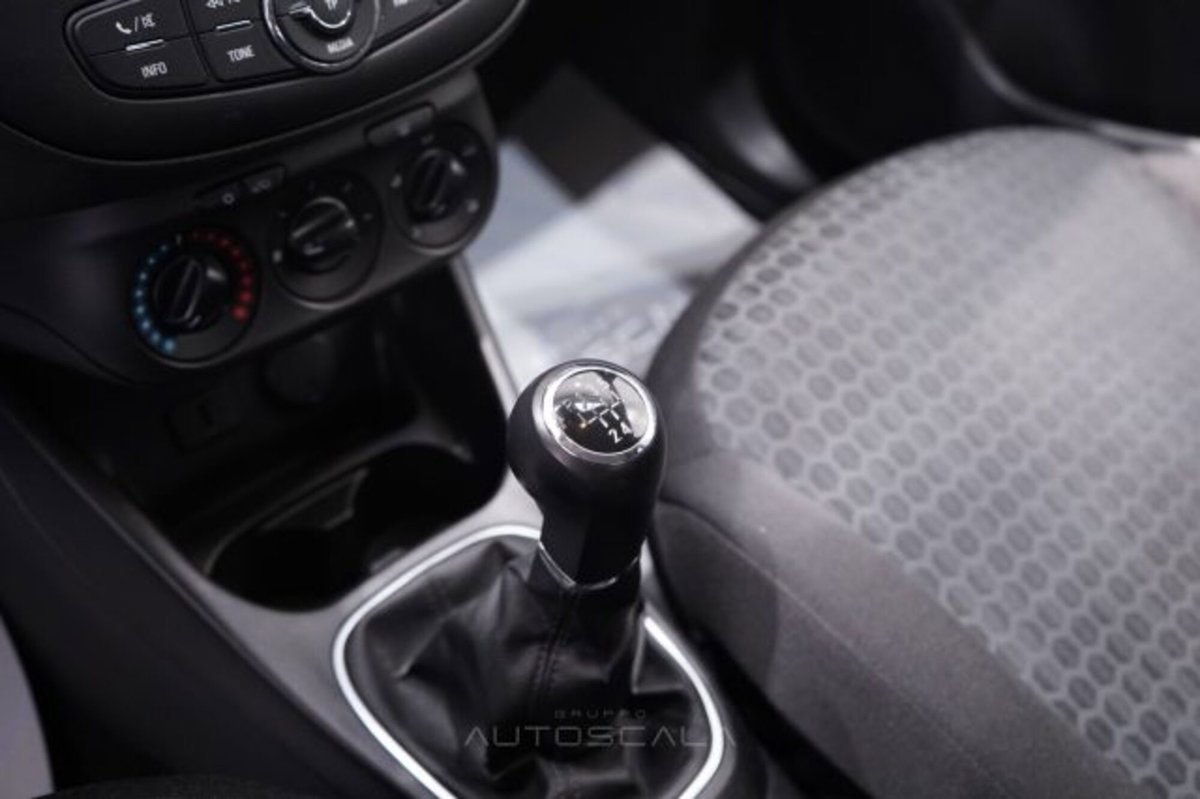 Opel Corsa 1.2 5 porte n-Joy (17)